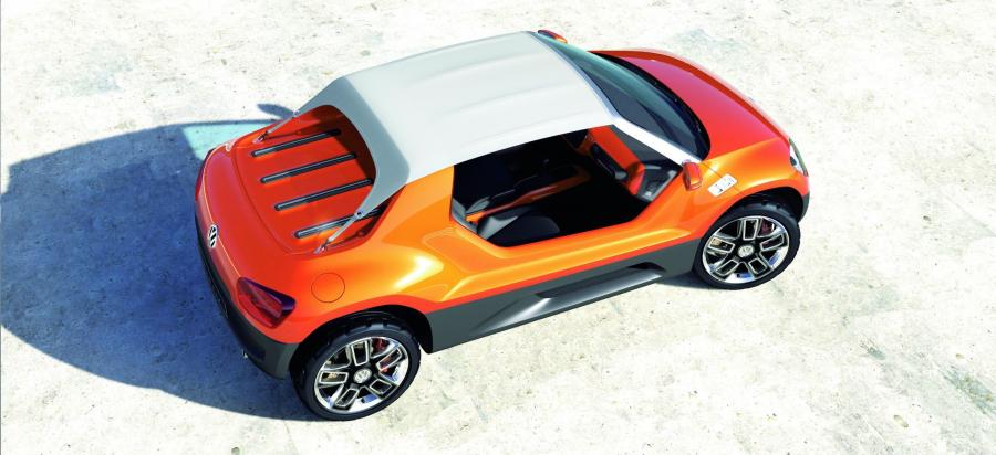  Volkswagen Buggy up! Concept 2011 года  (фото 3 из 9)
